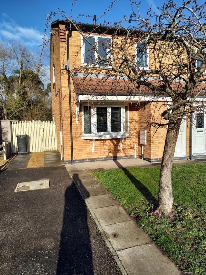 Wentworth Drive Contractor And Family 3 Bed Home Грентем Екстер'єр фото